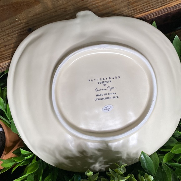 Pottery Barn Harvest Pumpkin Shaped Plates by Designer Barbara Eigern -Set of 4 - Picture 8 of 16